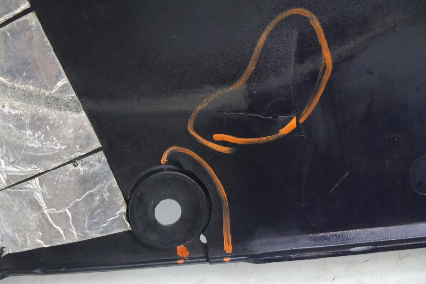 photo de UNTER SITZ VERKLEIDUNG RECHTS HONDA ST PAN EUROPEAN 1100 (1990 - 2002) - Oberflächenzustand und Material