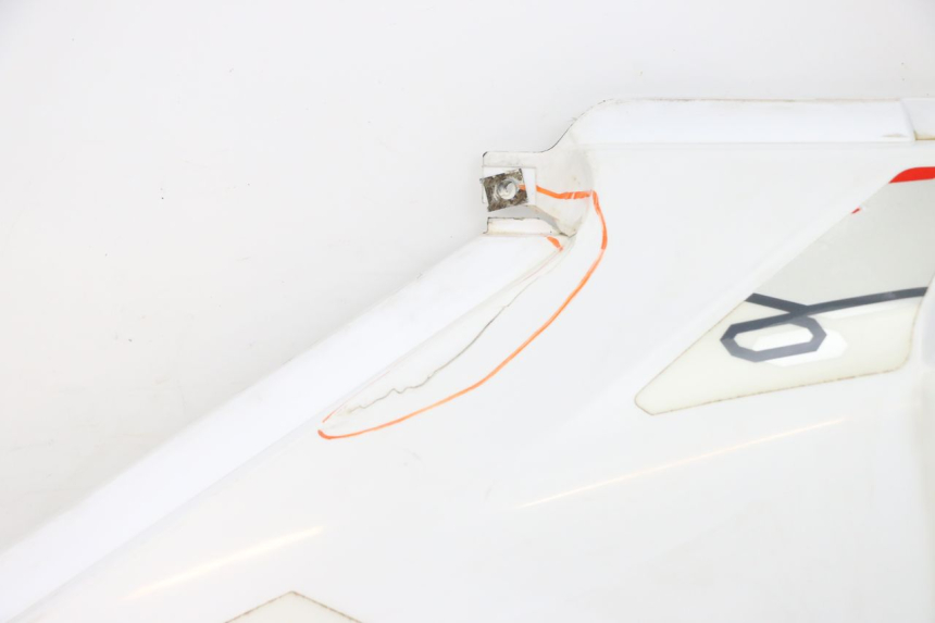 photo de RECHTER SITZBANKDECKEL HYTRACK ST 170 (2020 - 2024) - Weitere Ansicht des Artikels