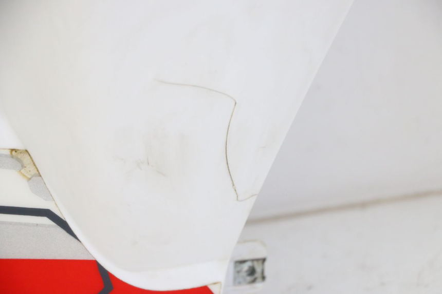 photo de RECHTER SITZBANKDECKEL HYTRACK ST 170 (2020 - 2024) - Charakteristische Merkmale