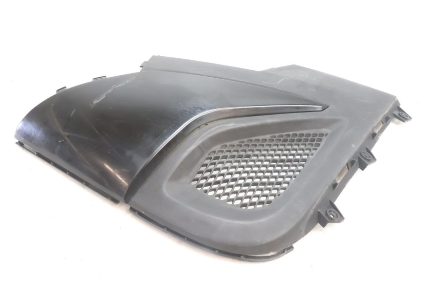 photo de UNTER SITZ VERKLEIDUNG RECHTS KYMCO SUPER 8 2T 50 (2007 - 2013) - Alternative Perspektive