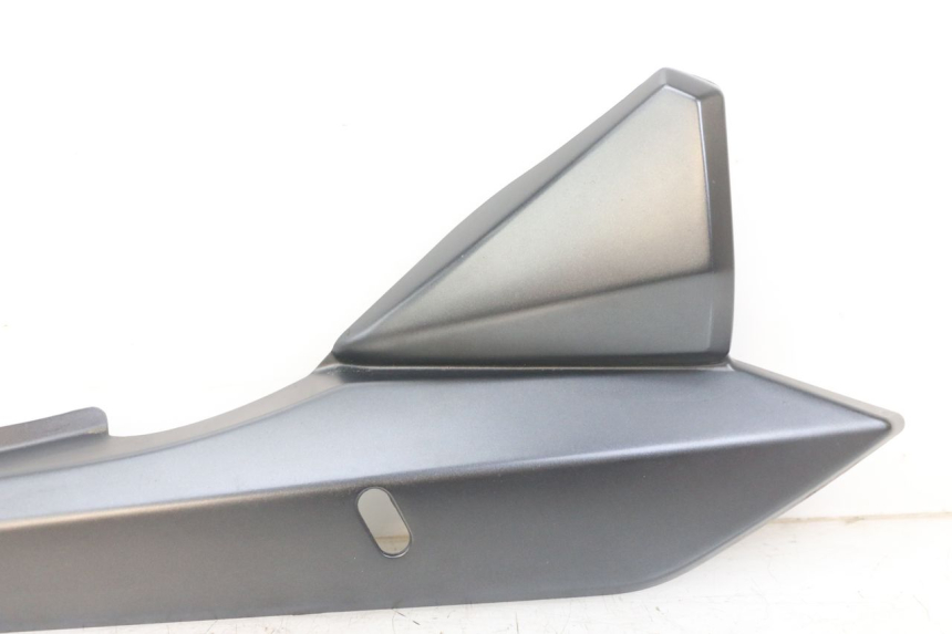 photo de UNTER SITZ VERKLEIDUNG RECHTS SUZUKI GSX F GSXF 650 (2007 - 2015) - Details der Befestigungspunkte