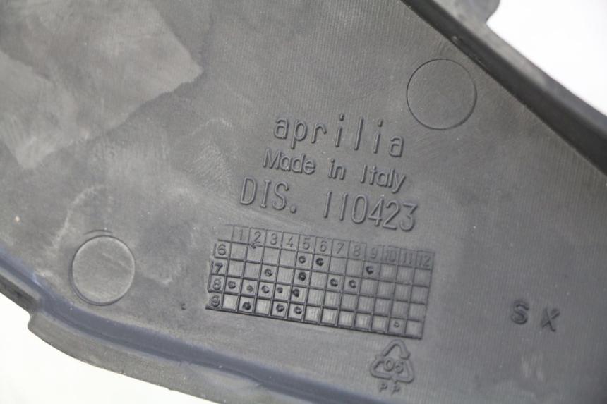 photo de RECHTER SITZBANKDECKEL APRILIA SX 50 (2011 - 2017) - Detailansicht des Bauteils