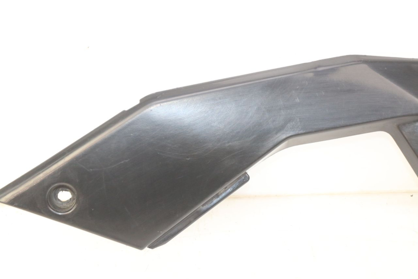 photo de RECHTER SITZBANKDECKEL APRILIA SX 50 (2011 - 2017) - Technische Nahaufnahme