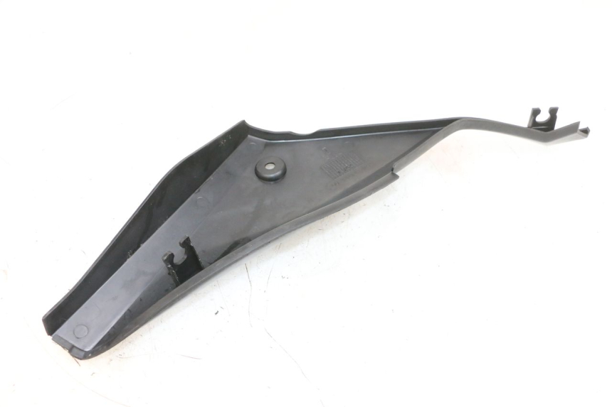 photo de UNTER SITZ VERKLEIDUNG RECHTS YAMAHA TZR 50 (2008 - 2016) - Detailansicht des Bauteils