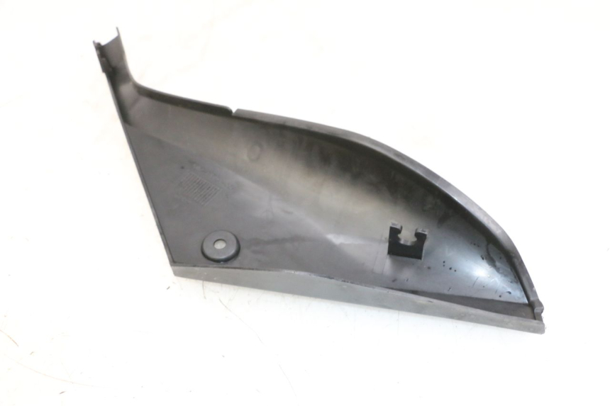 photo de UNTER SITZ VERKLEIDUNG RECHTS YAMAHA TZR 50 (2008 - 2016) - Zoom auf Gebrauchszustand