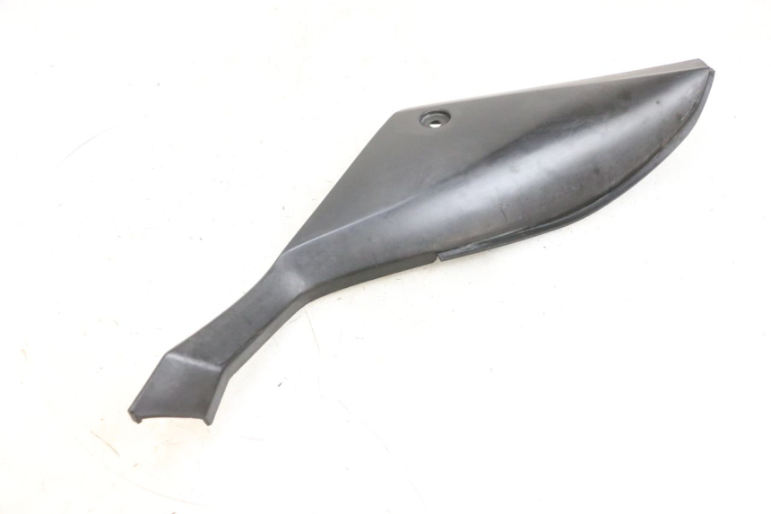 photo de UNTER SITZ VERKLEIDUNG RECHTS YAMAHA TZR 50 (2008 - 2016) - Technische Nahaufnahme