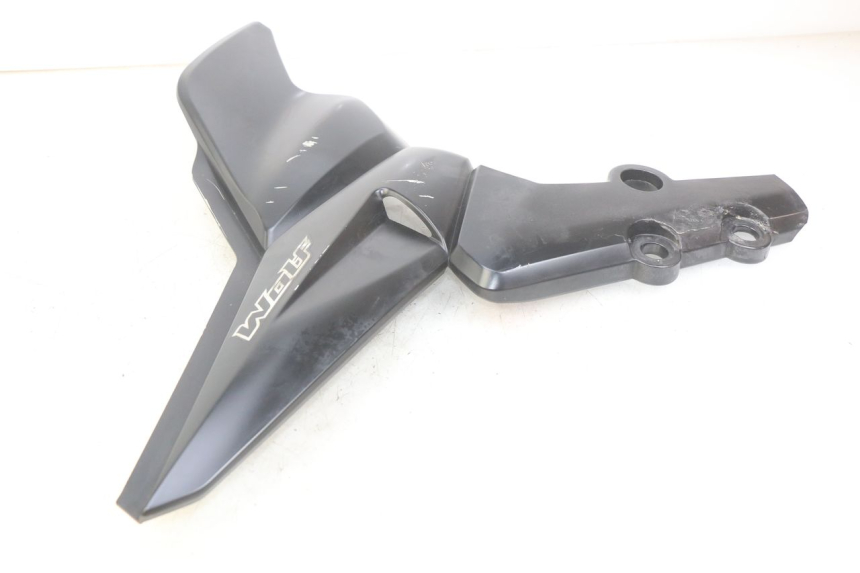 photo de RECHTER SITZBANKDECKEL SYM WOLF SB 125 (2011 - 2018) - Details der Befestigungspunkte