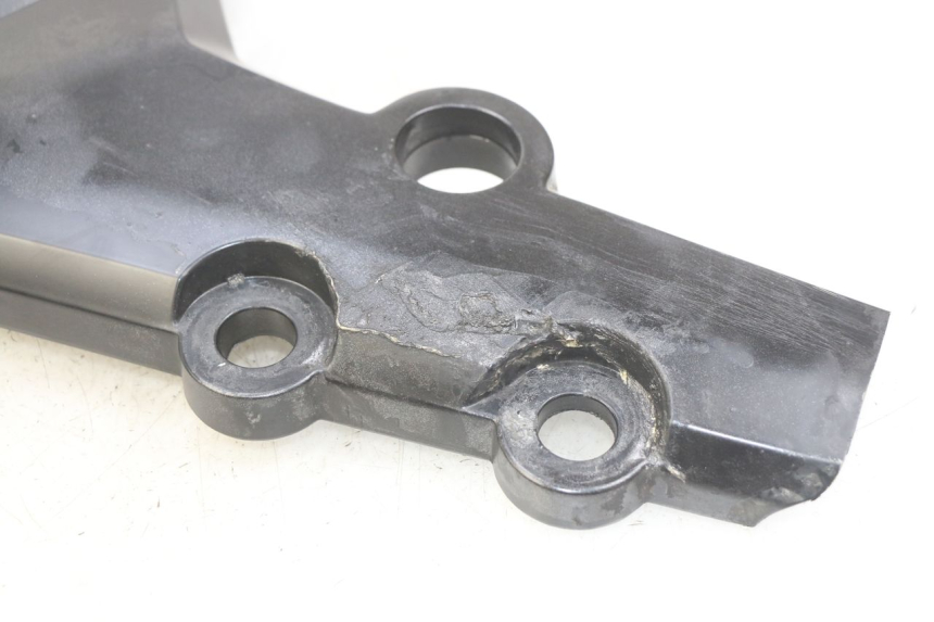 photo de RECHTER SITZBANKDECKEL SYM WOLF SB 125 (2011 - 2018) - Oberflächenzustand und Material