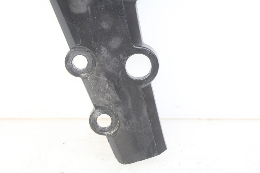 photo de RECHTER SITZBANKDECKEL SYM WOLF SB 125 (2011 - 2018) - Kennzeichnungen und Originalreferenzen