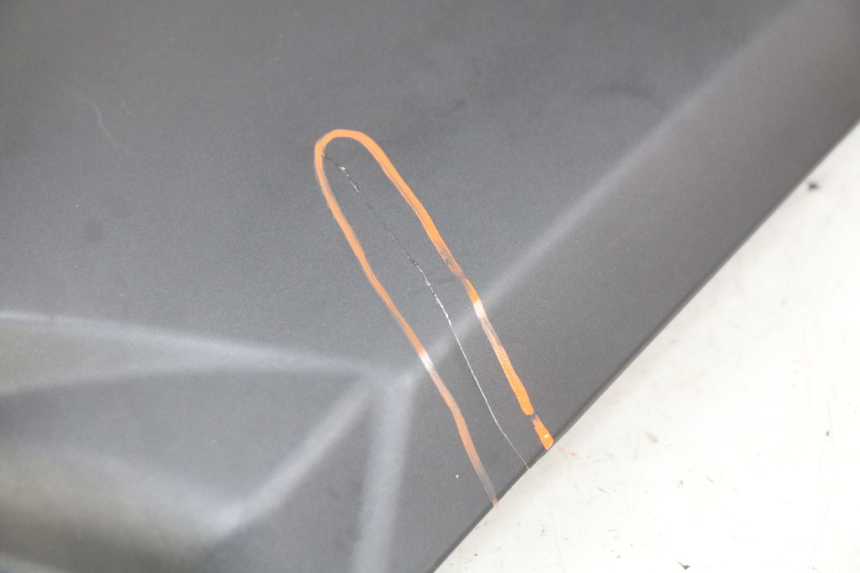 photo de RECHTER SITZBANKDECKEL YAMAHA X-MAX XMAX 125 (2010 - 2013) - Weitere Ansicht des Artikels