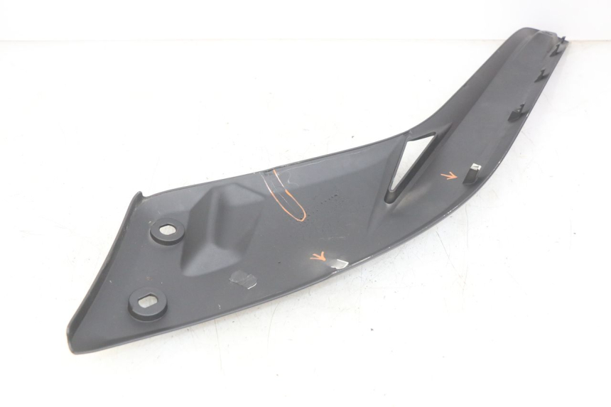 photo de RECHTER SITZBANKDECKEL YAMAHA X-MAX XMAX 125 (2010 - 2013) - Zoom auf Gebrauchszustand