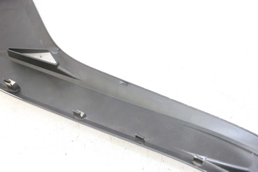 photo de RECHTER SITZBANKDECKEL YAMAHA X-MAX XMAX 125 (2010 - 2013) - Weitere Ansicht des Artikels