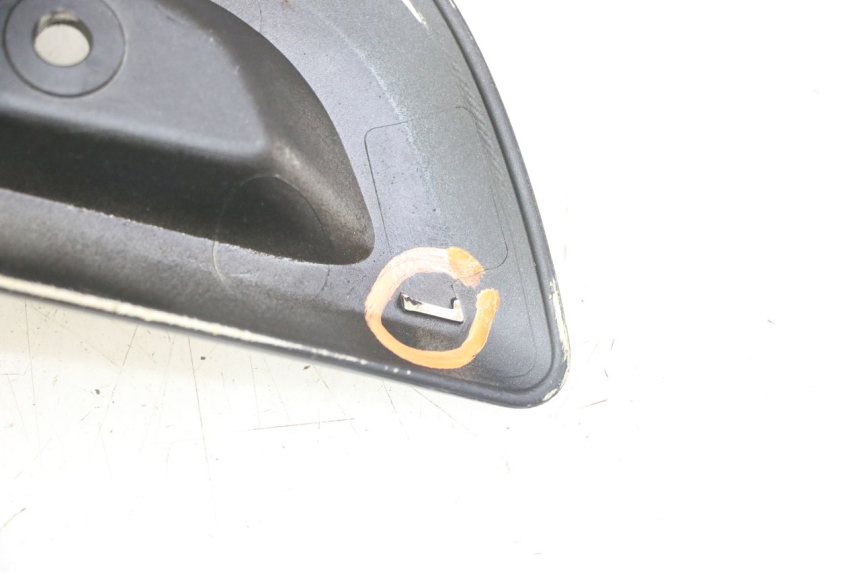 photo de RECHTER SITZBANKDECKEL YAMAHA X-MAX XMAX 125 (2010 - 2013) - Charakteristische Merkmale