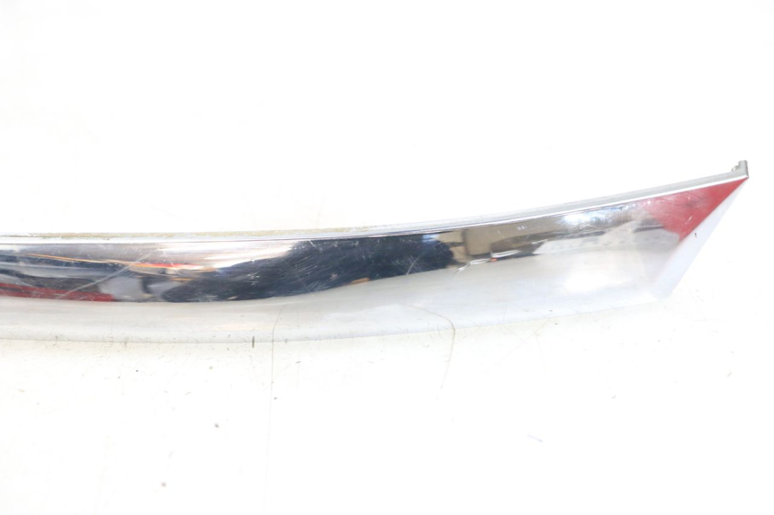 photo de VERKLEIDUNG UNTER DEM RECHTEN SITZ PIAGGIO X8 125 (2004 - 2007) - Gesamtansicht des Produkts