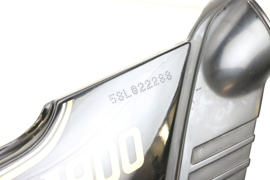 photo de UNTER SITZ VERKLEIDUNG RECHTS YAMAHA XJ F 900 (1983 - 1994) - Detailansicht des Bauteils