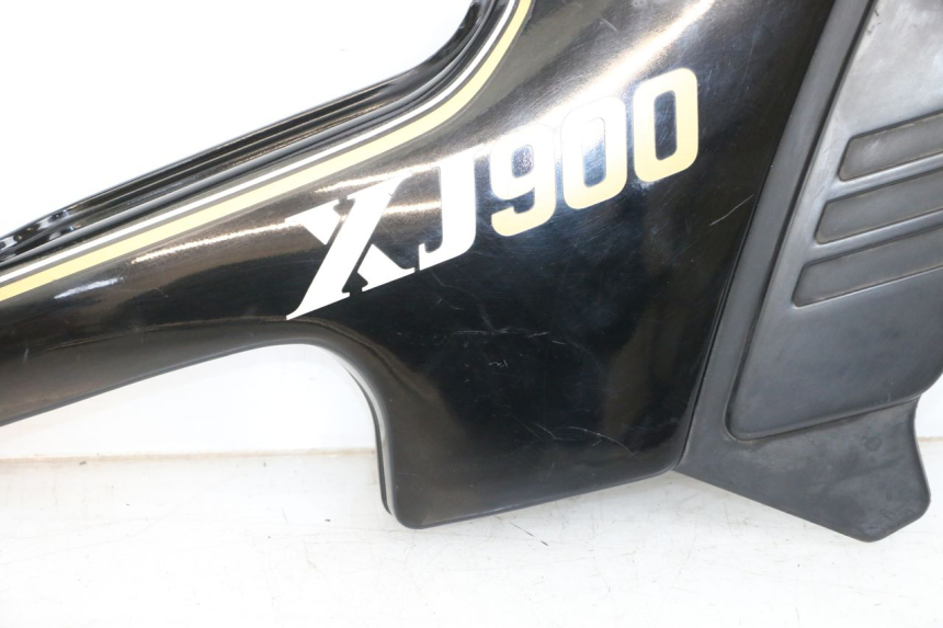 photo de UNTER SITZ VERKLEIDUNG RECHTS YAMAHA XJ F 900 (1983 - 1994) - Oberflächenzustand und Material