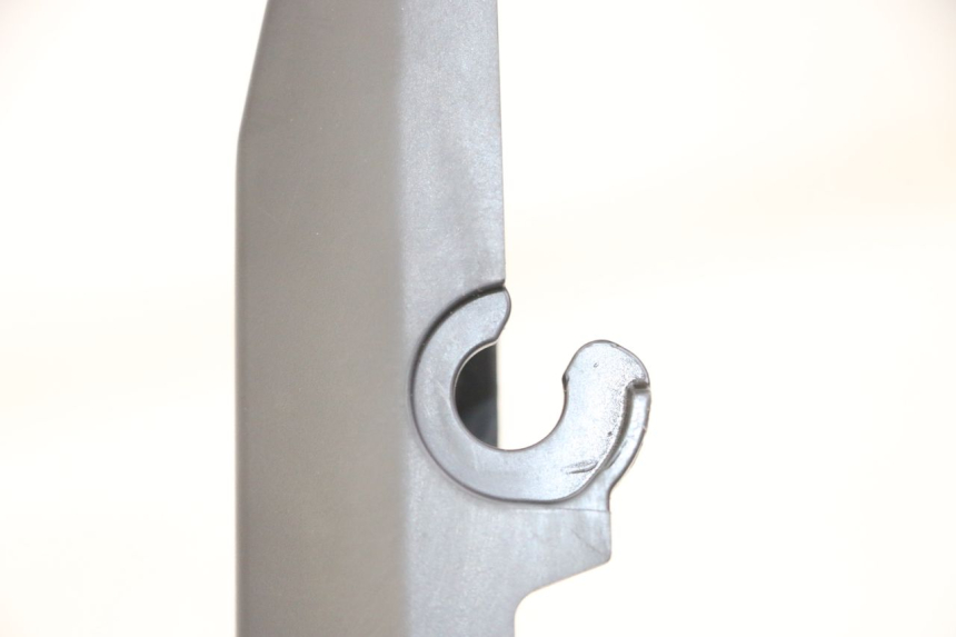 photo de UNTER SITZ VERKLEIDUNG RECHTS YAMAHA XJ6 ABS 600 (2008 - 2016) - Detailansicht des Bauteils