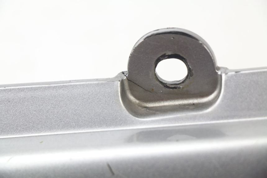 photo de UNTER SITZ VERKLEIDUNG RECHTS HONDA XLV TRANSALP 650 (2005 - 2007) - Technische Nahaufnahme