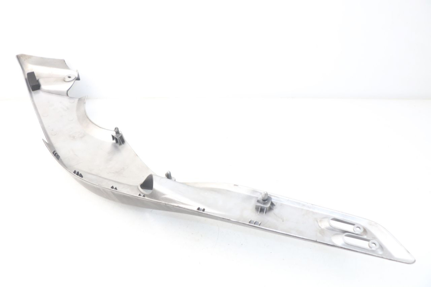 photo de RECHTER SITZBANKDECKEL YAMAHA XP T-MAX TMAX ABS 500 (2004 - 2007) - Detailansicht des Bauteils