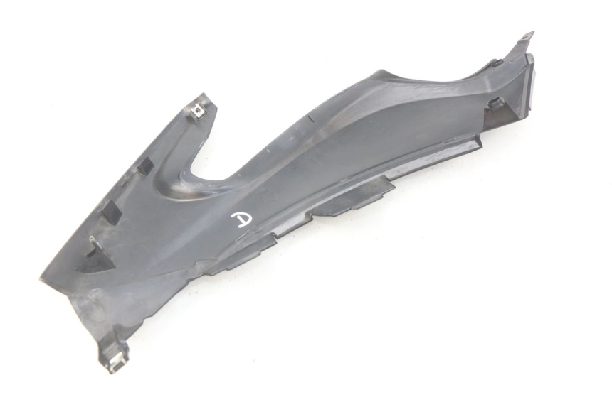 photo de UNTER SITZ VERKLEIDUNG RECHTS YAMAHA XP T-MAX TMAX ABS 530 (2012 - 2015) - Zoom auf Gebrauchszustand