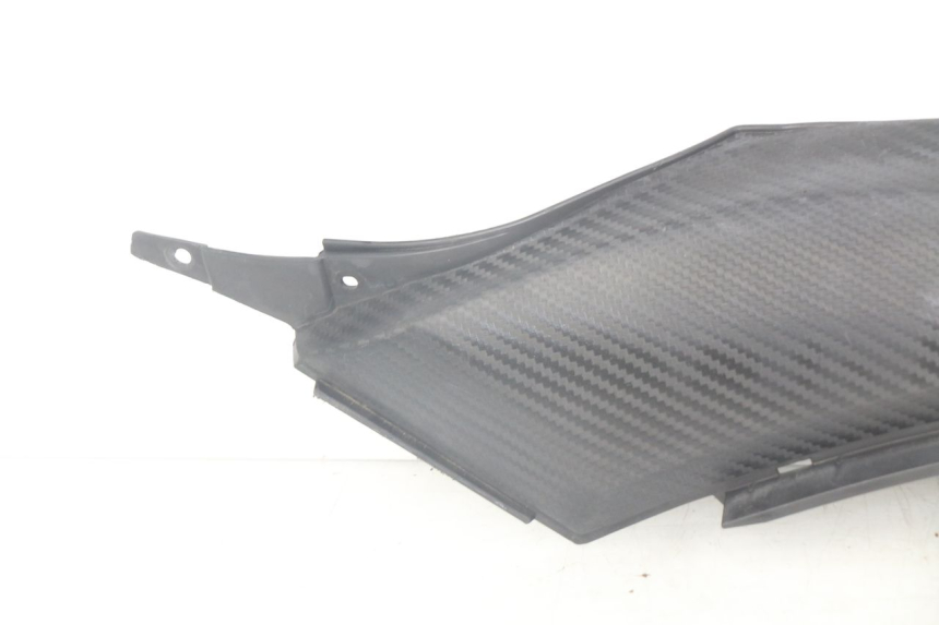 photo de UNTER SITZ VERKLEIDUNG RECHTS YAMAHA XP T-MAX TMAX ABS 530 (2012 - 2015) - Details der Befestigungspunkte