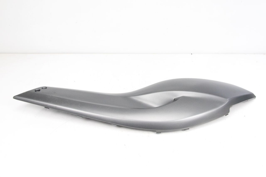 photo de UNTER SITZ VERKLEIDUNG RECHTS YAMAHA XP T-MAX TMAX 500 (2008 - 2012) - Detailansicht des Bauteils