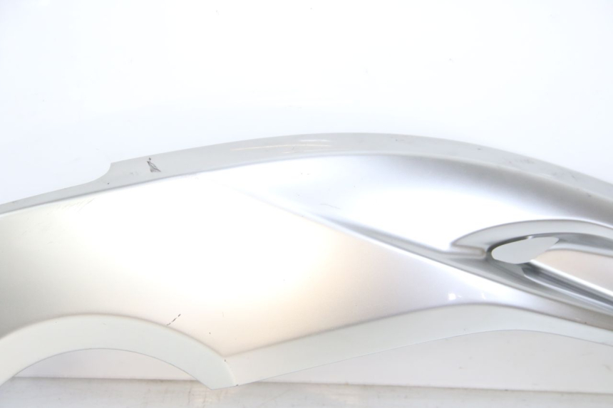 photo de UNTER SITZ VERKLEIDUNG RECHTS YAMAHA XP T-MAX TMAX 500 (2004 - 2007) - Kennzeichnungen und Originalreferenzen