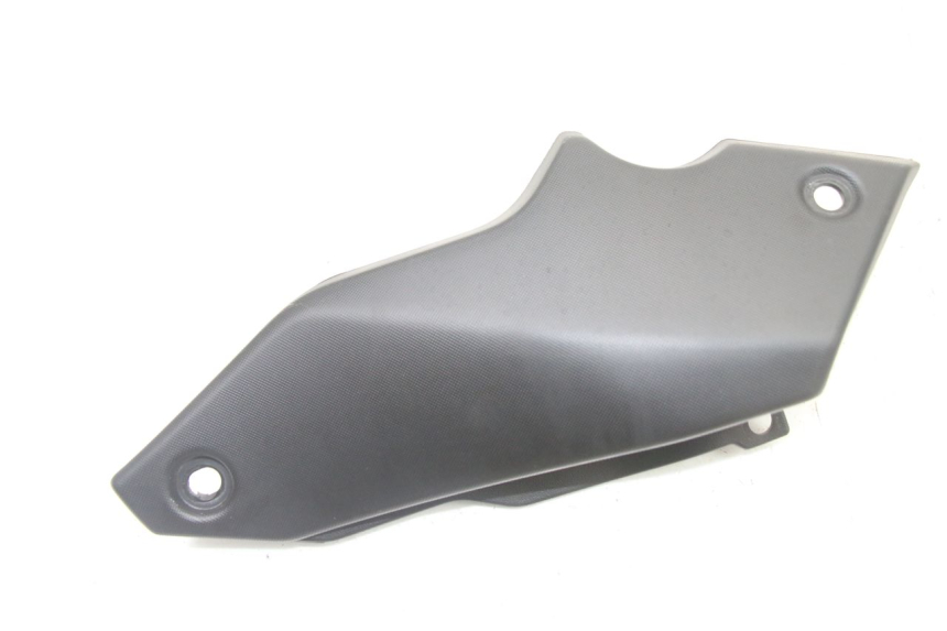 photo de UNTER SITZ VERKLEIDUNG RECHTS YAMAHA TRACER 7 700 (2020 - 2024) - Hauptansicht