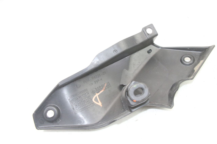 photo de UNTER SITZ VERKLEIDUNG RECHTS YAMAHA TRACER 7 700 (2020 - 2024) - Alternative Perspektive