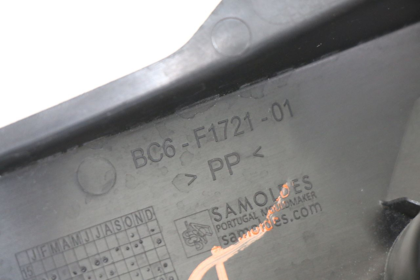 photo de UNTER SITZ VERKLEIDUNG RECHTS YAMAHA TRACER 7 700 (2020 - 2024) - Technische Nahaufnahme