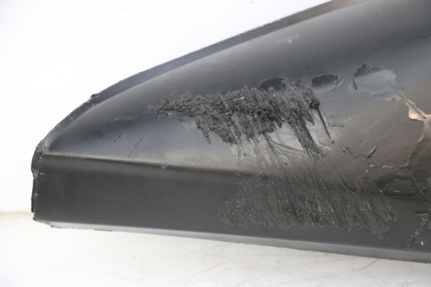 photo de UNTER SITZ VERKLEIDUNG RECHTS YAMAHA TZR 50 (2008 - 2016) - Charakteristische Merkmale