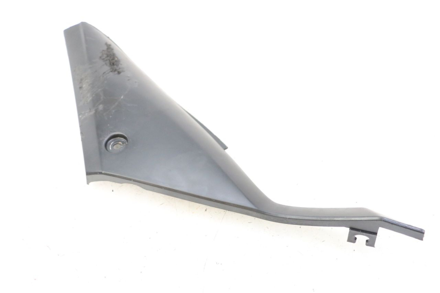 photo de UNTER SITZ VERKLEIDUNG RECHTS YAMAHA TZR 50 (2008 - 2016) - Technische Nahaufnahme