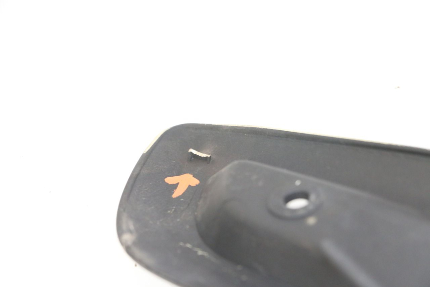 photo de UNTER SITZ VERKLEIDUNG RECHTS YAMAHA X-MAX XMAX ABS 250 (2010 - 2014) - Zoom auf Gebrauchszustand