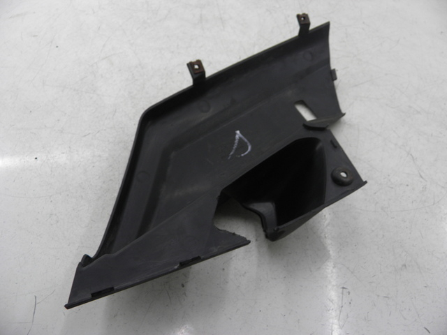 photo de UNTER SITZ VERKLEIDUNG RECHTS YAMAHA XMAX X-MAX 125 (2006 - 2009) - Gesamtansicht des Produkts