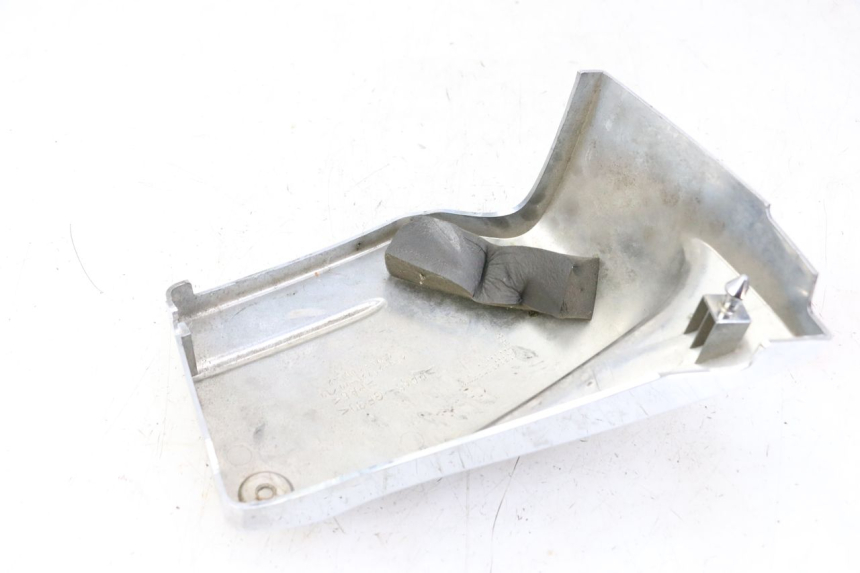 photo de UNTER SITZ VERKLEIDUNG RECHTS YAMAHA XVS DRAG STAR DRAGSTAR 650 (1997 - 2007) - Zoom auf Gebrauchszustand