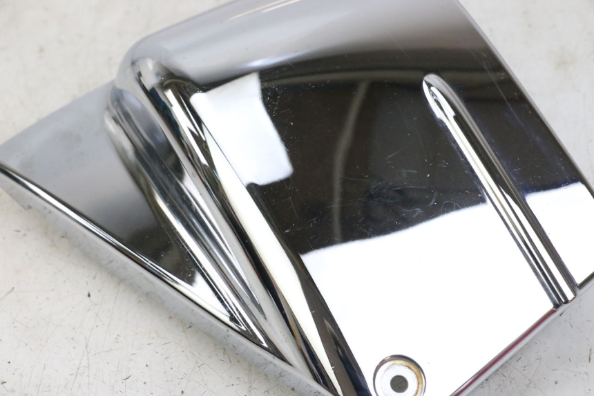 photo de UNTER SITZ VERKLEIDUNG RECHTS YAMAHA XVS DRAG STAR DRAGSTAR 650 (1997 - 2007) - Technische Nahaufnahme