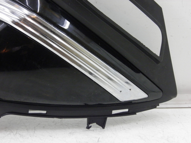 photo de UNTER SITZ VERKLEIDUNG RECHTS YAMASAKI YM50QT-N3 RETRO 50 (2012 - 2014) - Details der Befestigungspunkte