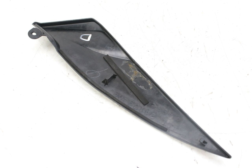 photo de RECHTER SITZBANKDECKEL YAMAHA YZF R1 1000 (2007 - 2008) - Zoom auf Gebrauchszustand