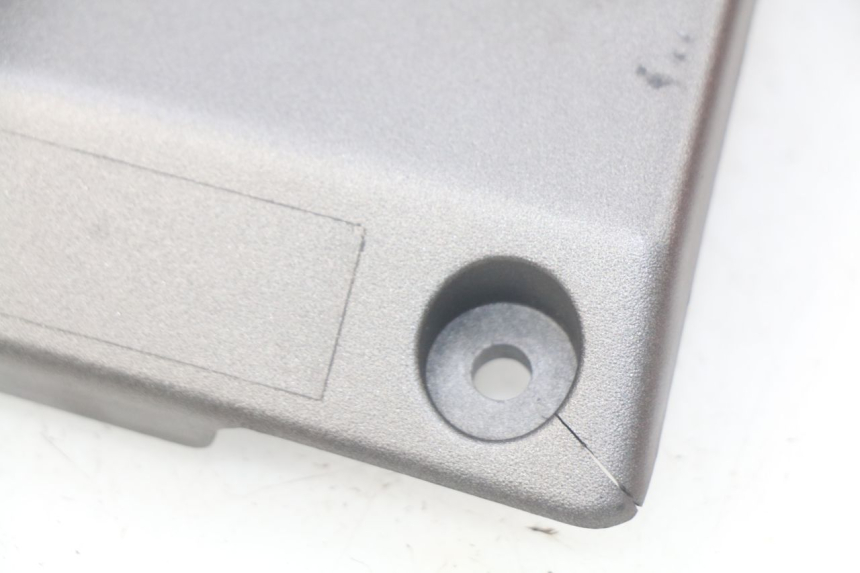 photo de RECHTER SITZBANKDECKEL KAWASAKI Z S 750 (2003 - 2006) - Alternative Perspektive