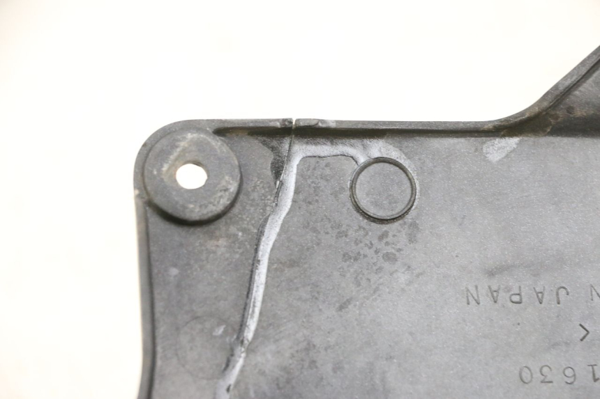 photo de UNTER SITZ VERKLEIDUNG RECHTS KAWASAKI ZR 7 750 (1999 - 2004) - Charakteristische Merkmale