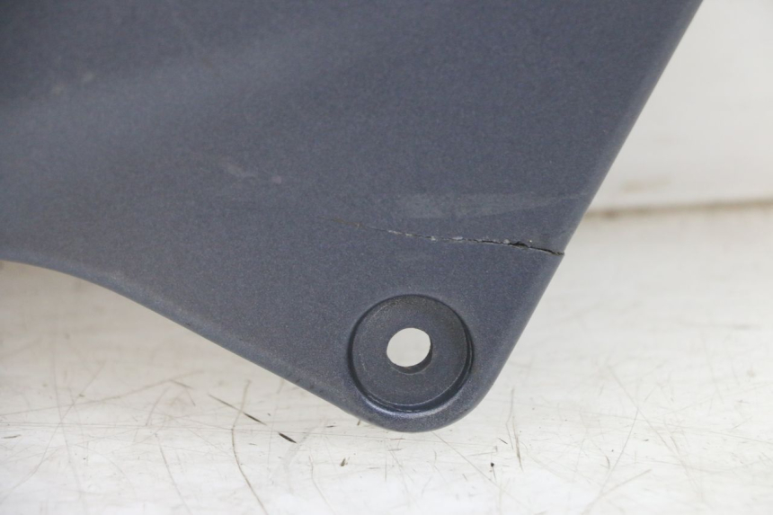 photo de UNTER SITZ VERKLEIDUNG RECHTS KAWASAKI ZR 7 750 (1999 - 2004) - Detaillierte Sichtprüfung