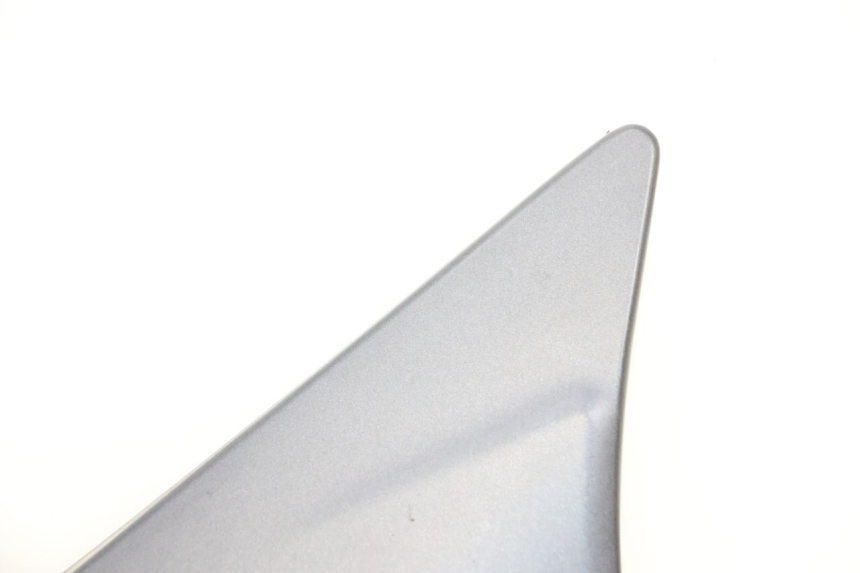 photo de UNTER SITZ VERKLEIDUNG RECHTS KAWASAKI ZR 7 750 (1999 - 2004) - Fokus auf die Struktur