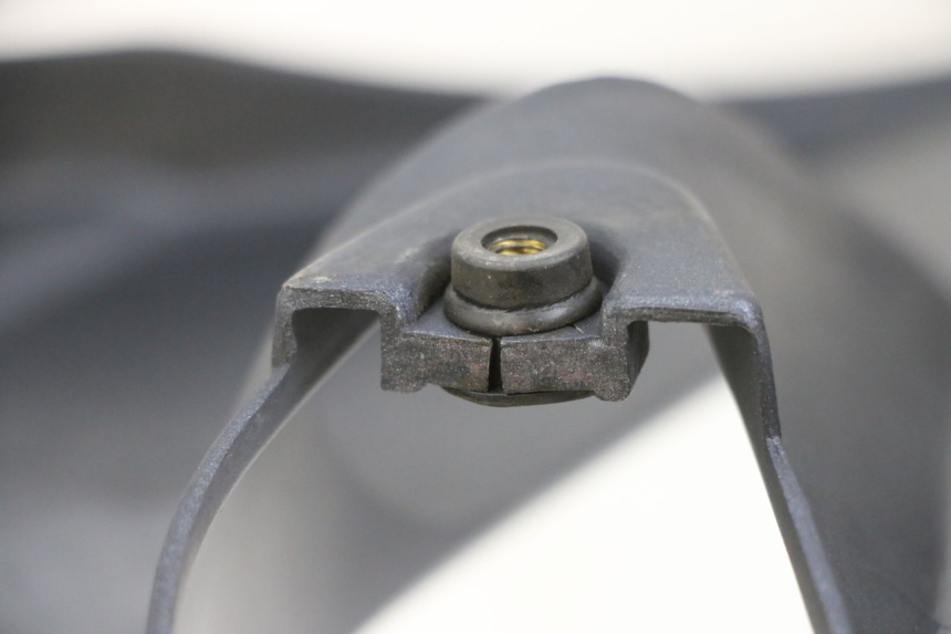 photo de UNTER SITZ VERKLEIDUNG RECHTS KAWASAKI ZR 7 750 (1999 - 2004) - Kennzeichnungen und Originalreferenzen