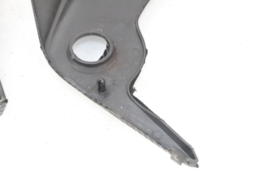 photo de UNTER SITZ VERKLEIDUNG KAWASAKI ER-6 ER6 N 650 (2009 - 2011) - Details der Befestigungspunkte