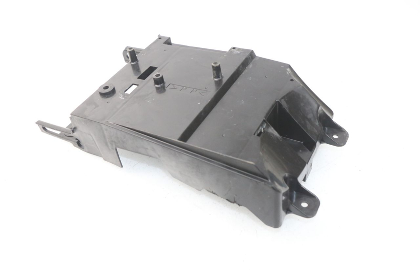 photo de UNTER SITZ VERKLEIDUNG YAMAHA FJR ABS 1300 (2006 - 2012) - Detailansicht des Bauteils