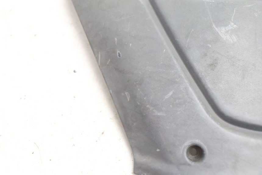 photo de SITZBANKABDECKUNG PIAGGIO FLY 2T 50 (2004 - 2017) - Detailansicht des Bauteils