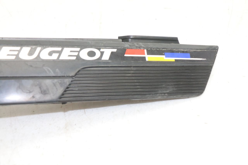 photo de UNTER SITZ VERKLEIDUNG LINKS PEUGEOT 103 SPX CLIP 50 (1989 - 1992) - Zoom auf Gebrauchszustand