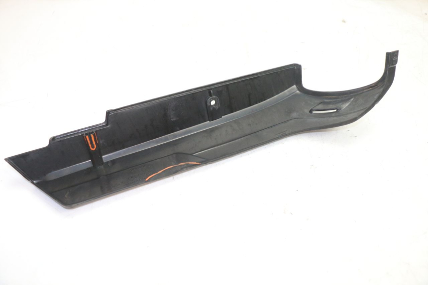 photo de UNTER SITZ VERKLEIDUNG LINKS PEUGEOT 103 SPX CLIP 50 (1989 - 1992) - Gesamtansicht des Produkts