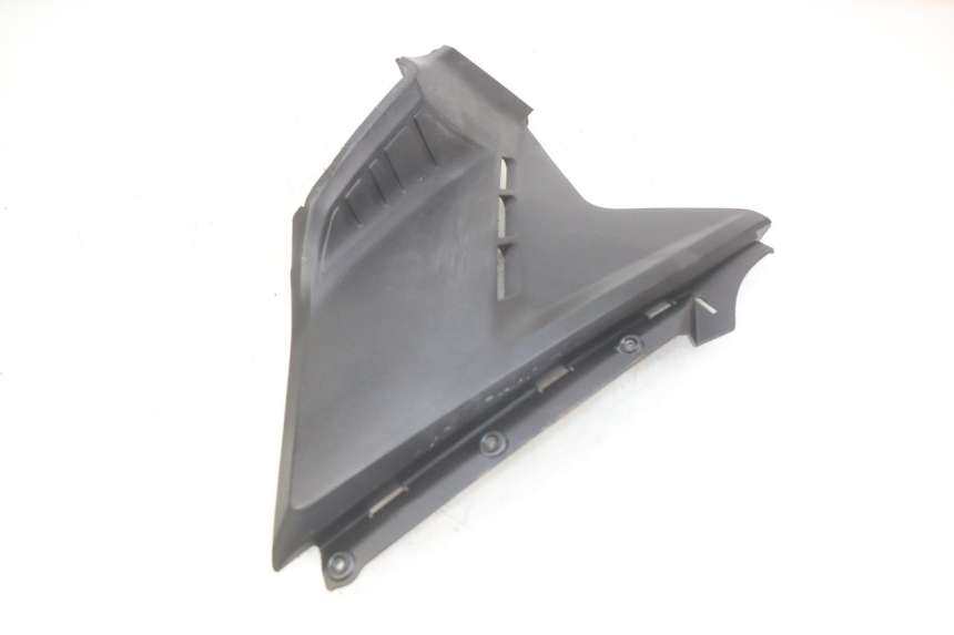 photo de LINKS UNTER DEM LINKEN SITZ KYMCO AGILITY 16+ 4T 50 (2018 - 2023) - Details der Befestigungspunkte