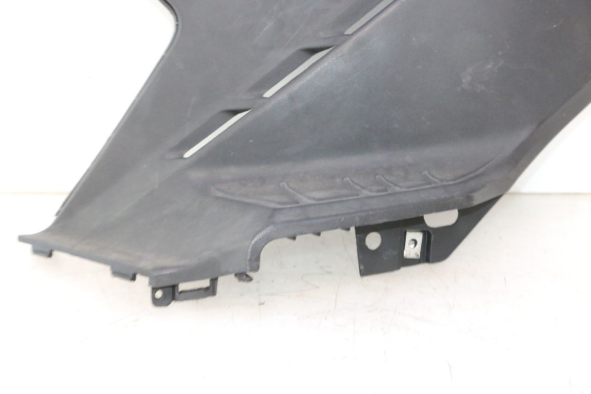photo de UNTER SITZ VERKLEIDUNG LINKS KYMCO AGILITY CITY 16P 125 (2015 - 2024) - Alternative Perspektive